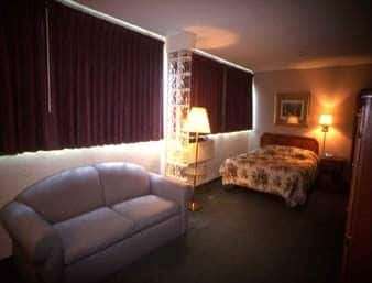  - Howard Johnson Inn Wheat Ridge - I-70, Exit 266