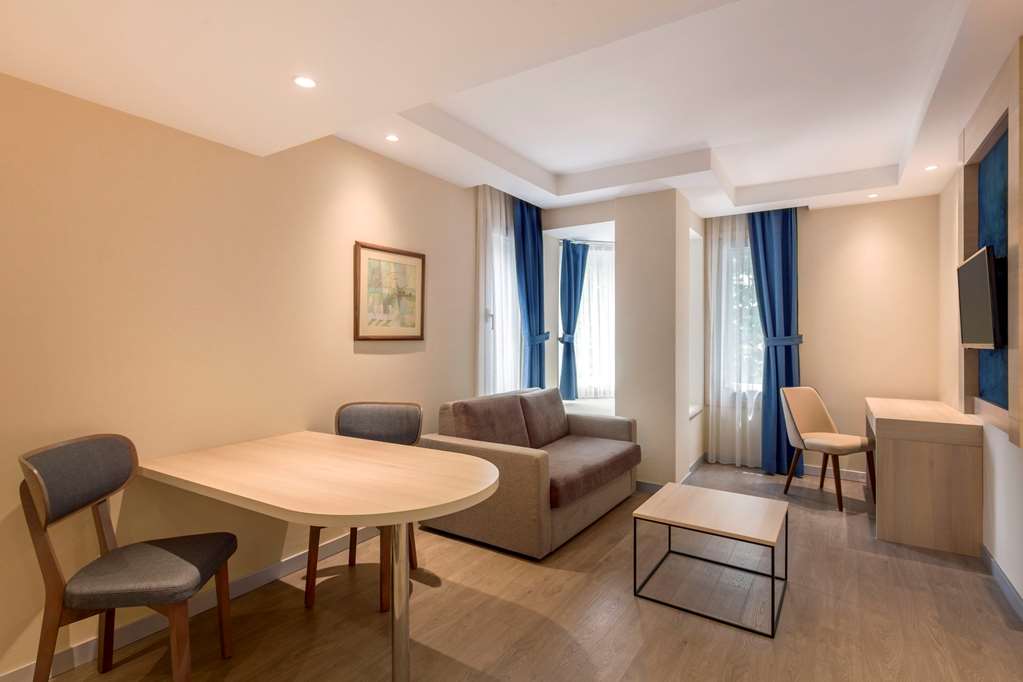 RAMADA BY WYNDHAM ISTANBUL OLD CITY-guestroom-Guest Room,Suite,On-Site.jpg