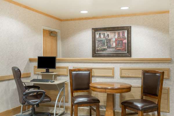 Conference Area - Days Inn Chino Valley