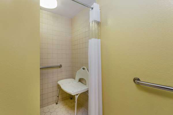  - Baymont Inn & Suites Tillmans Corner - I-10, Exit 15