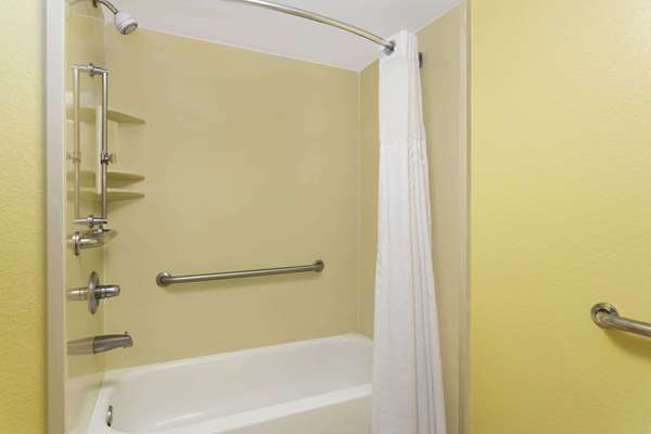  - Baymont Inn & Suites Tillmans Corner - I-10, Exit 15