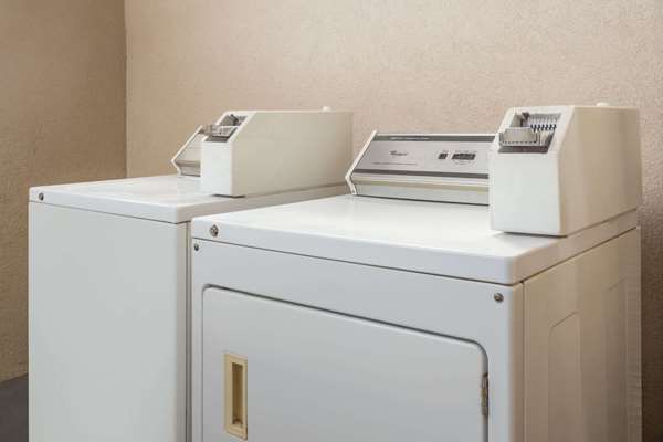 Amenities - Baymont Inn & Suites Tillmans Corner - I-10, Exit 15