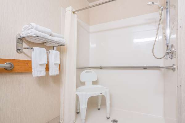  - Super 8 Hotel Fargo Airport - I-29, Exit 66