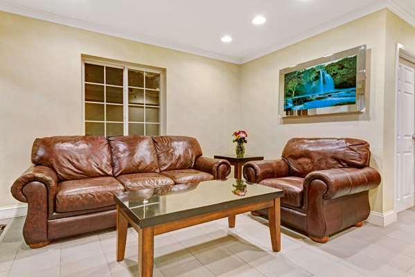  - Days Inn Bethel - I-84, Exit 8