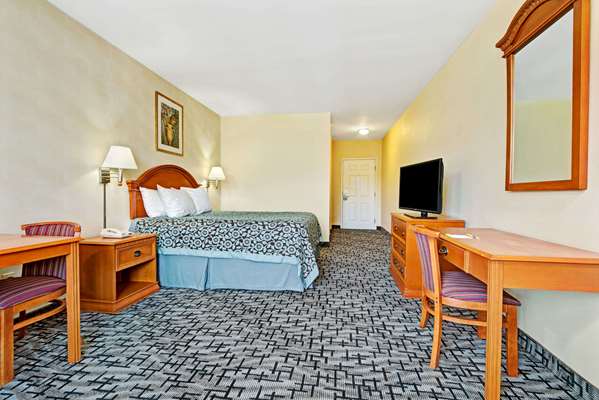  - Days Inn Bethel - I-84, Exit 8