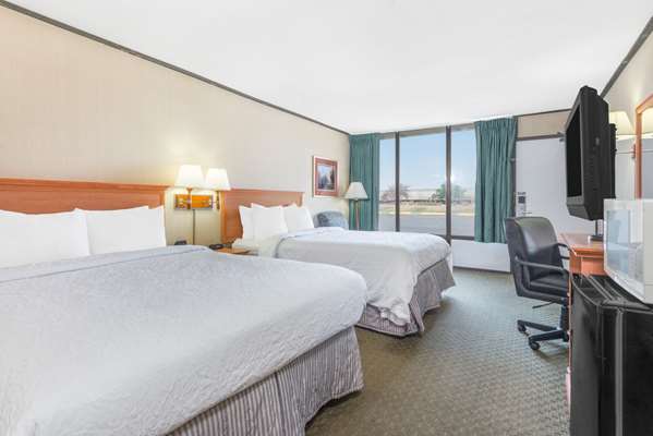  - Howard Johnson Inn Gillette - I-90, Exit 128