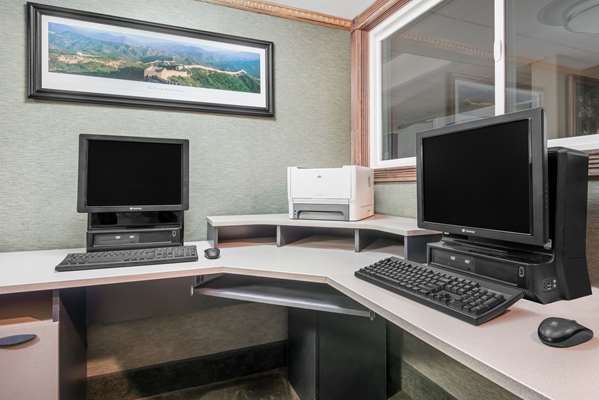  - Howard Johnson Inn Gillette - I-90, Exit 128