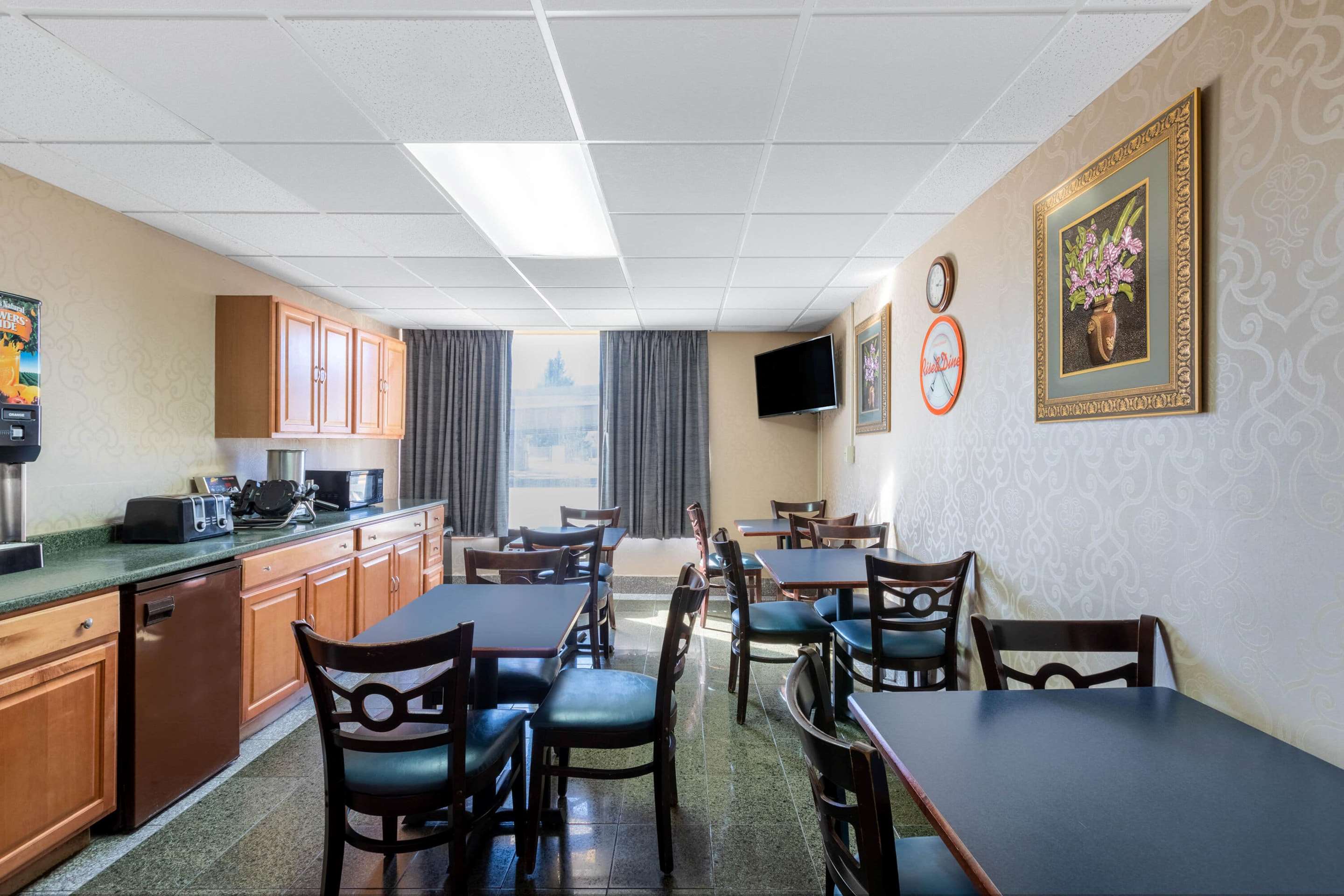 Property amenity | Howard Johnson by Wyndham Gillette