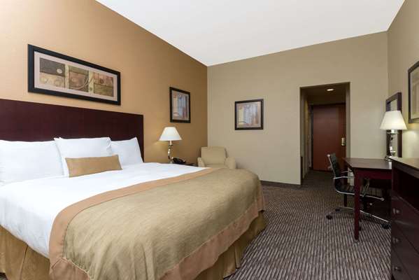  - Wingate by Wyndham Hotel Fairborn