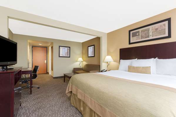  - Wingate by Wyndham Hotel Fairborn