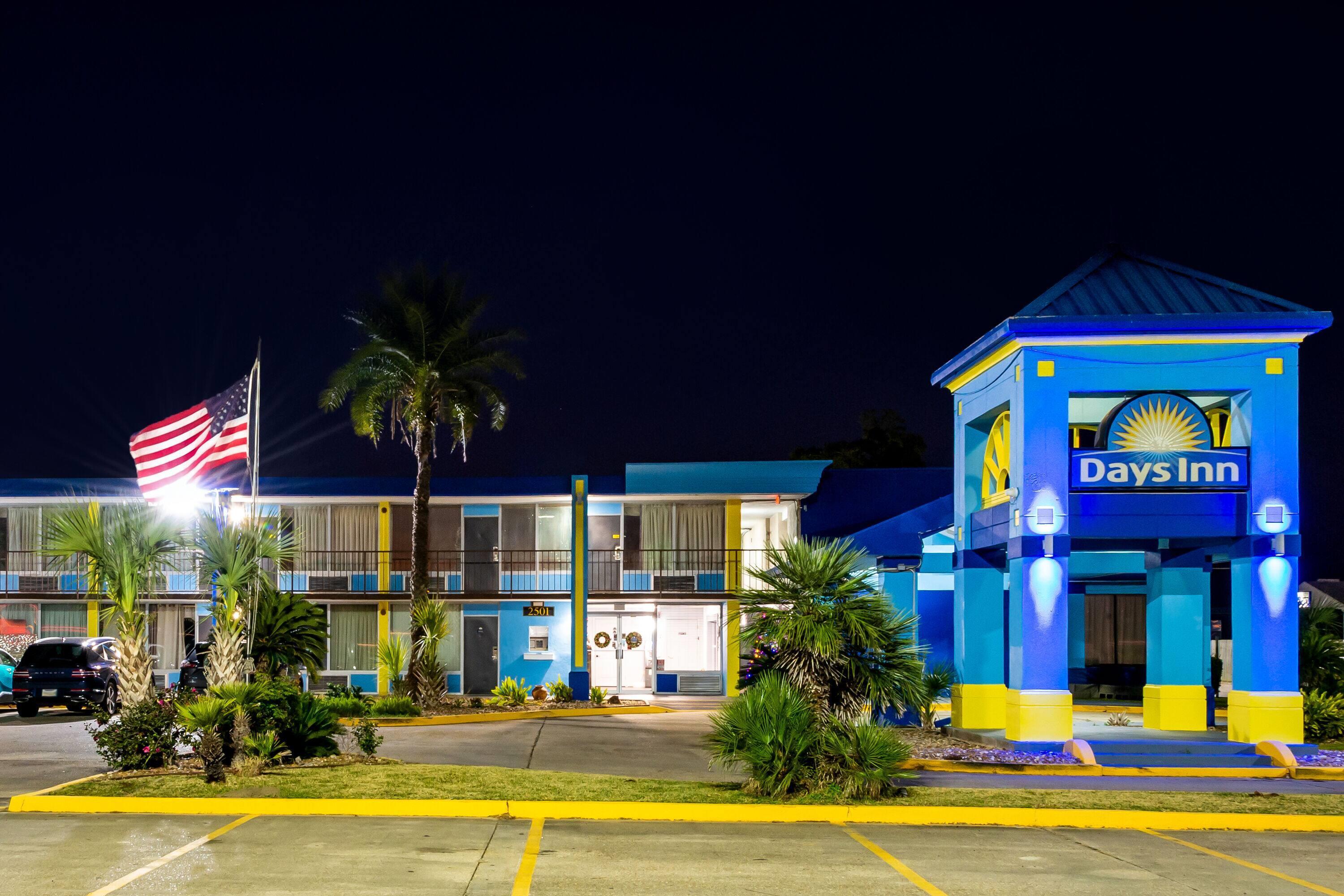 Exterior | Days Inn by Wyndham Lafayette Near Lafayette Airport