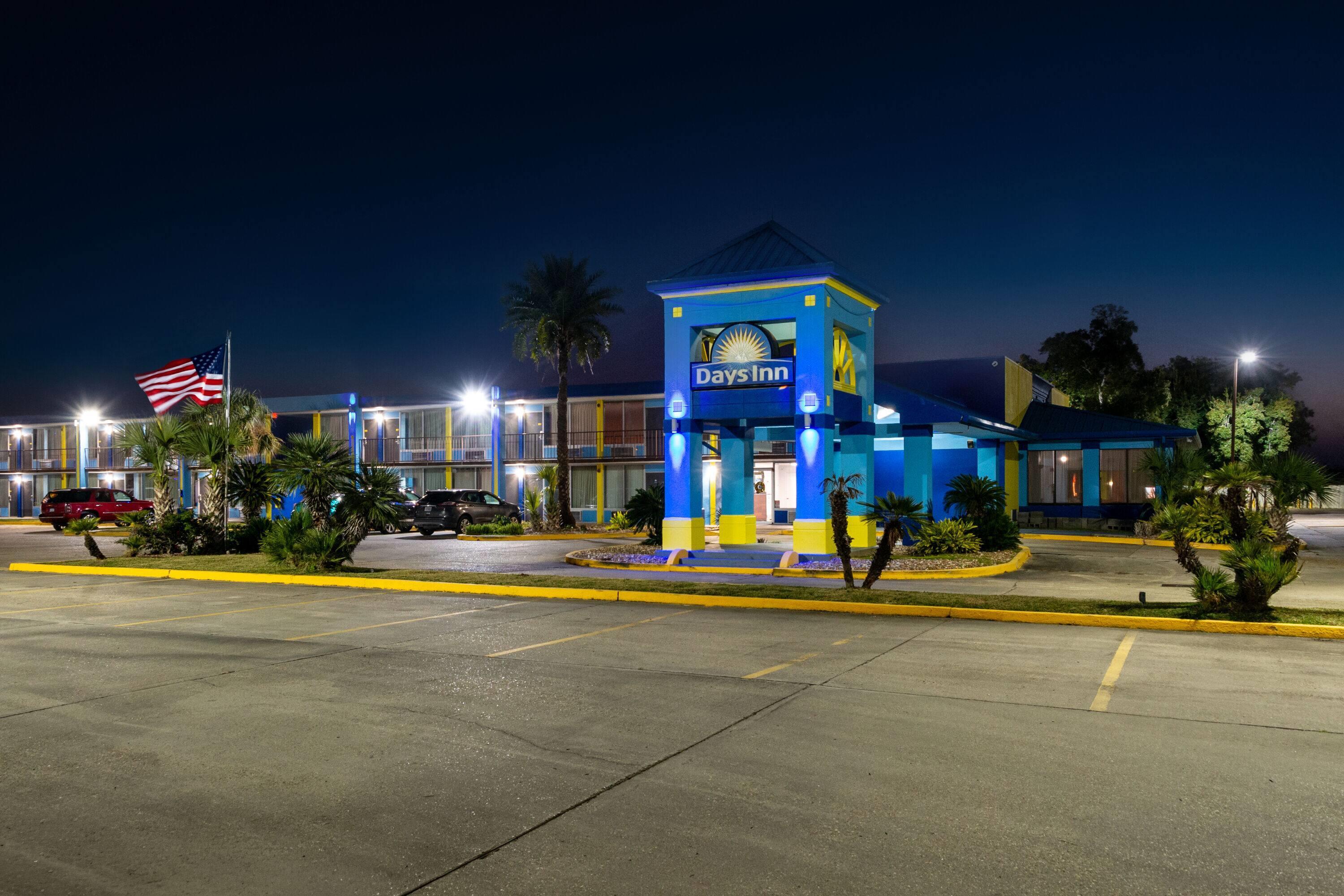 Exterior | Days Inn by Wyndham Lafayette Near Lafayette Airport