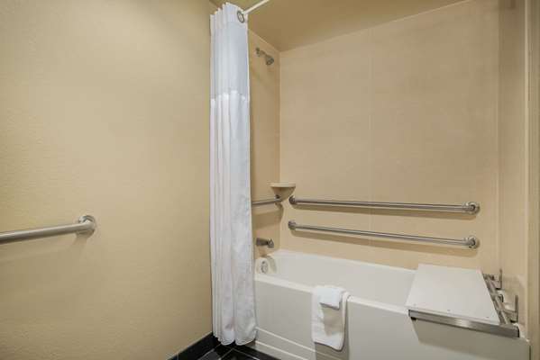  - Wyndham Garden Hotel Texarkana - I-30, Exit 223