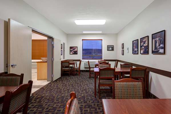 Restaurant - Days Inn Dawson Creek