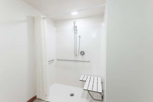  - Super 8 Hotel Beaver Falls - I-76, Exit 13