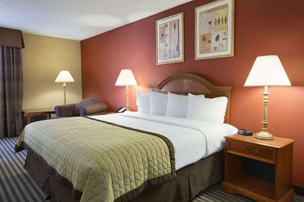  - Baymont Inn & Suites Airport Oklahoma City - I-40, Exit 145