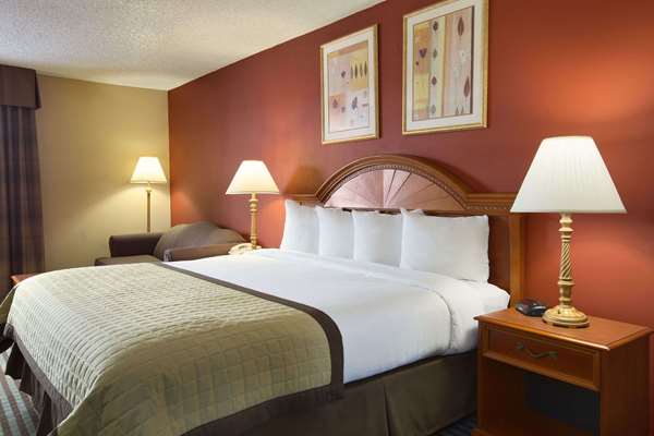  - Baymont Inn & Suites Airport Oklahoma City - I-40, Exit 145