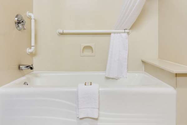  - Baymont Inn & Suites Airport Oklahoma City - I-40, Exit 145