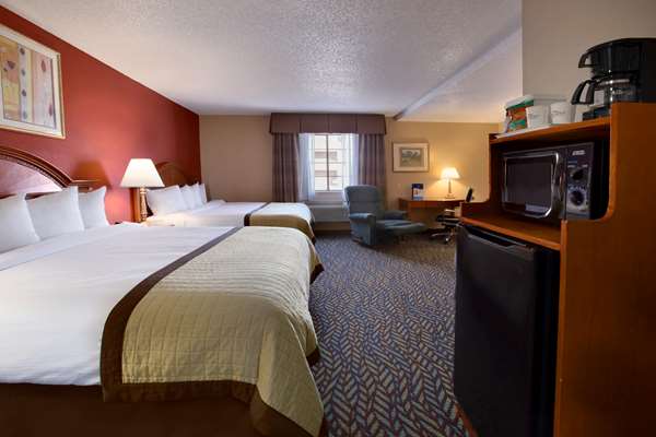 Suite - Baymont Inn & Suites Airport Oklahoma City - I-40, Exit 145