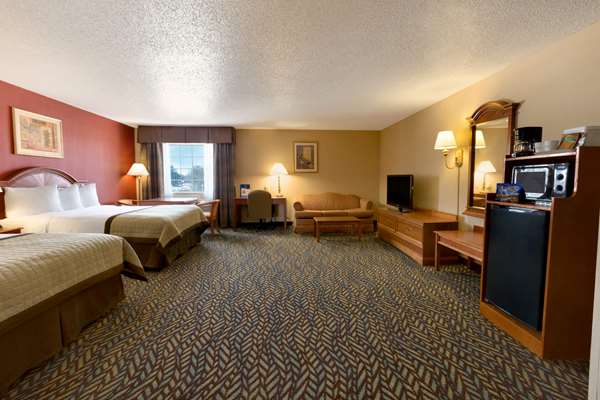 Suite - Baymont Inn & Suites Airport Oklahoma City - I-40, Exit 145