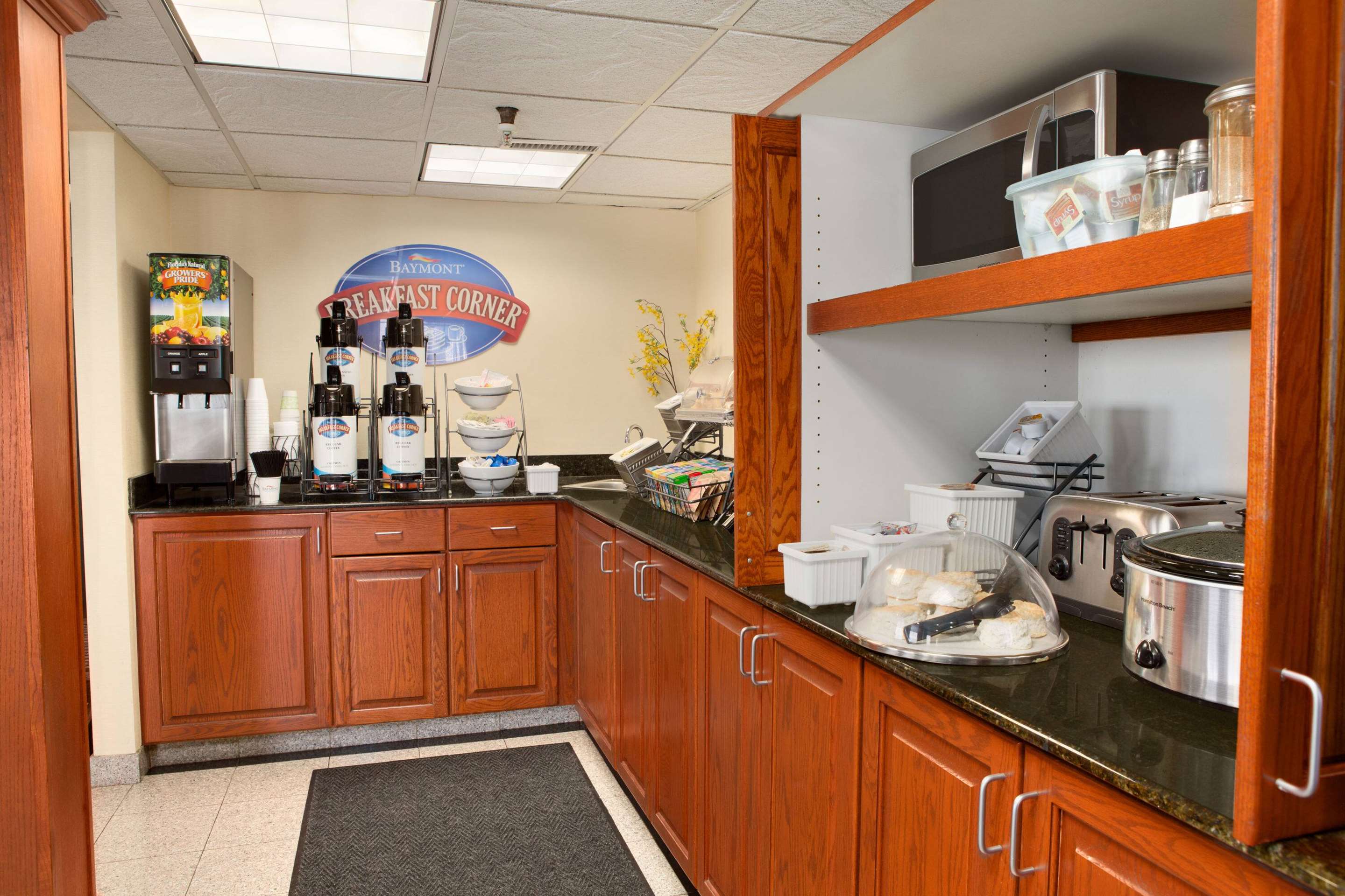 Restaurant | Baymont by Wyndham Oklahoma City Airport