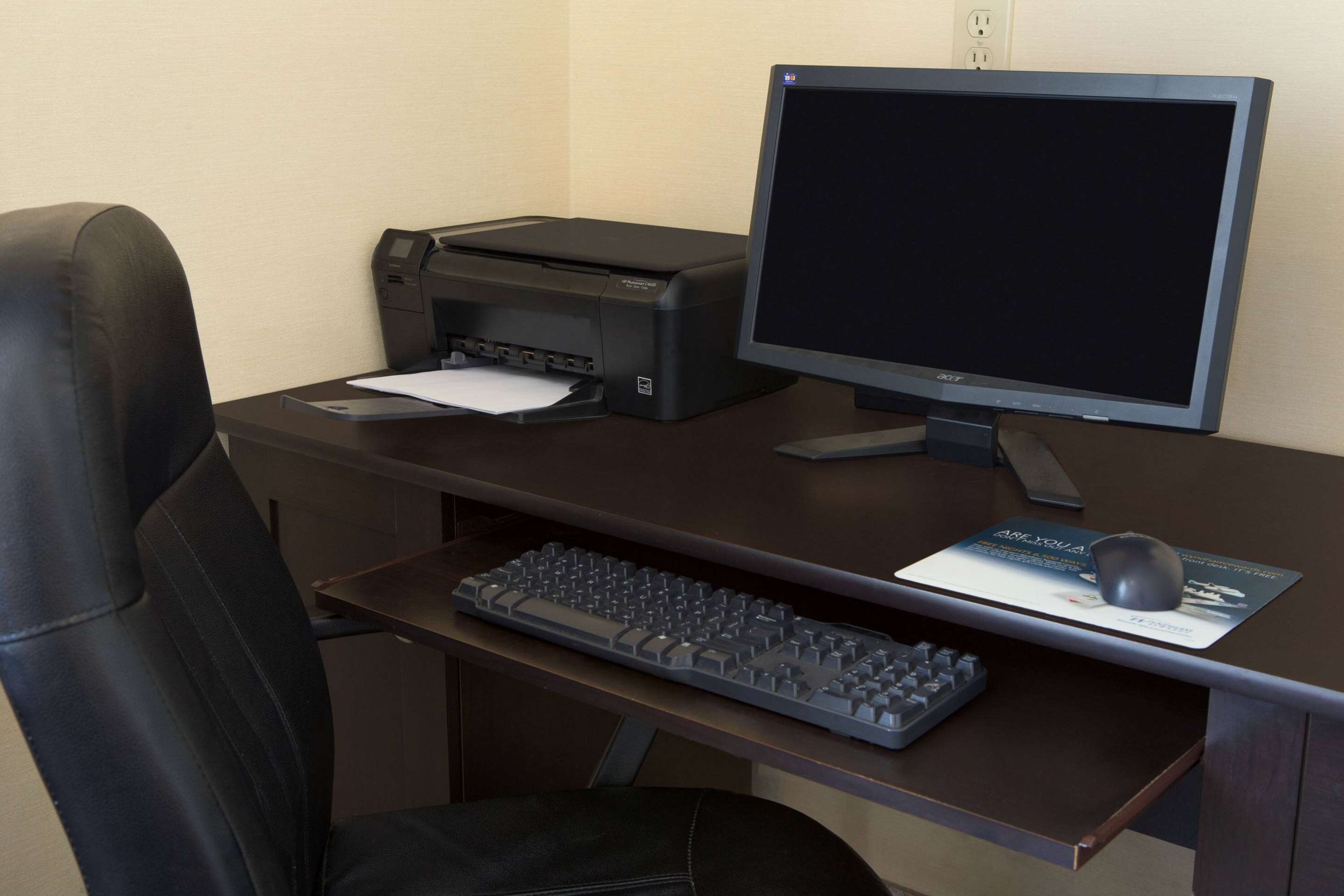 Business Center | Baymont by Wyndham Oklahoma City Airport