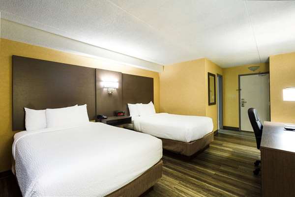  - Days Inn Fallsview Casino Niagara Falls