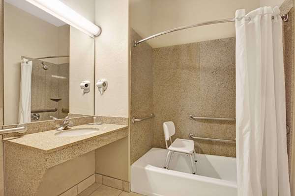  - Super 8 Hotel Greenspoint Houston