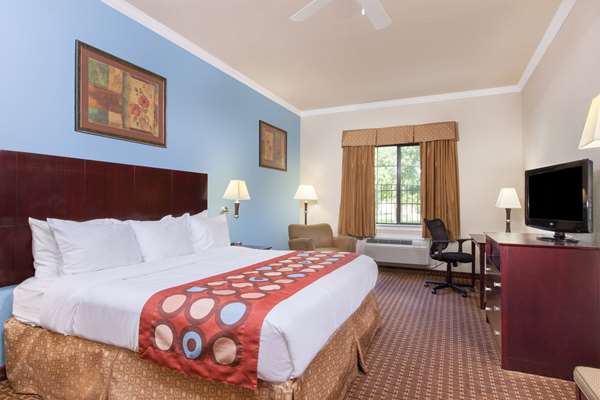  - Super 8 Hotel Greenspoint Houston