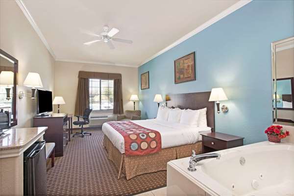 Suite - Super 8 Hotel Greenspoint Houston