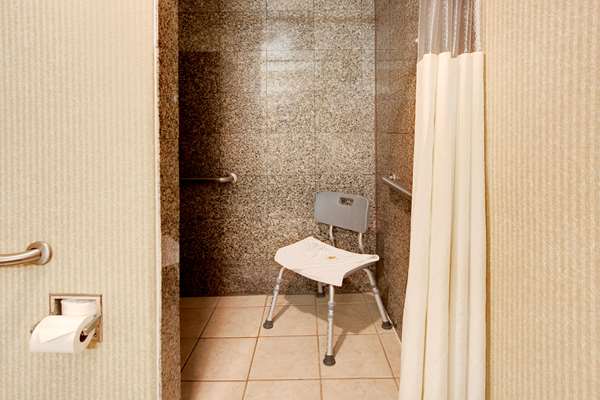  - Days Inn & Suites Artesia