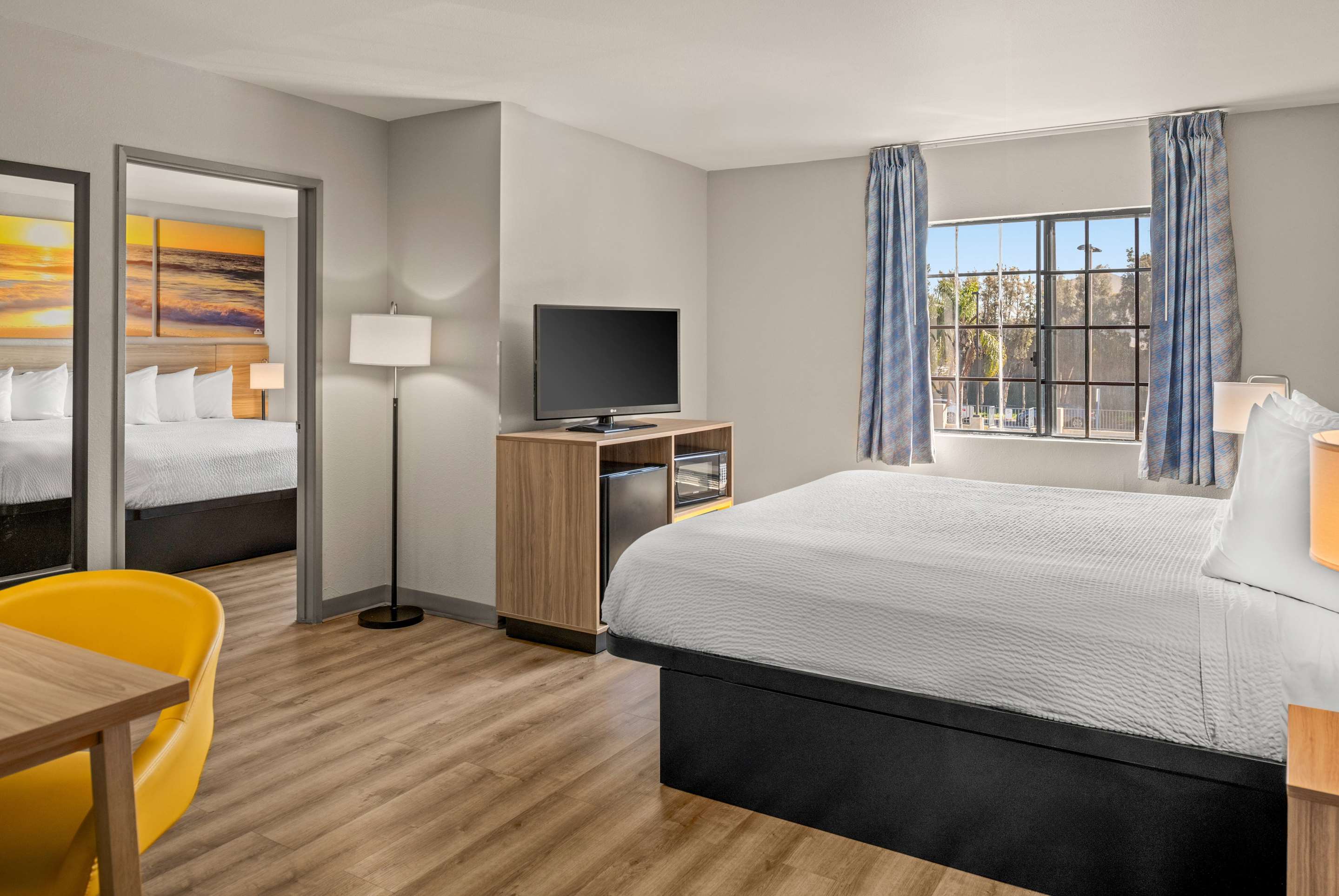 Guest room