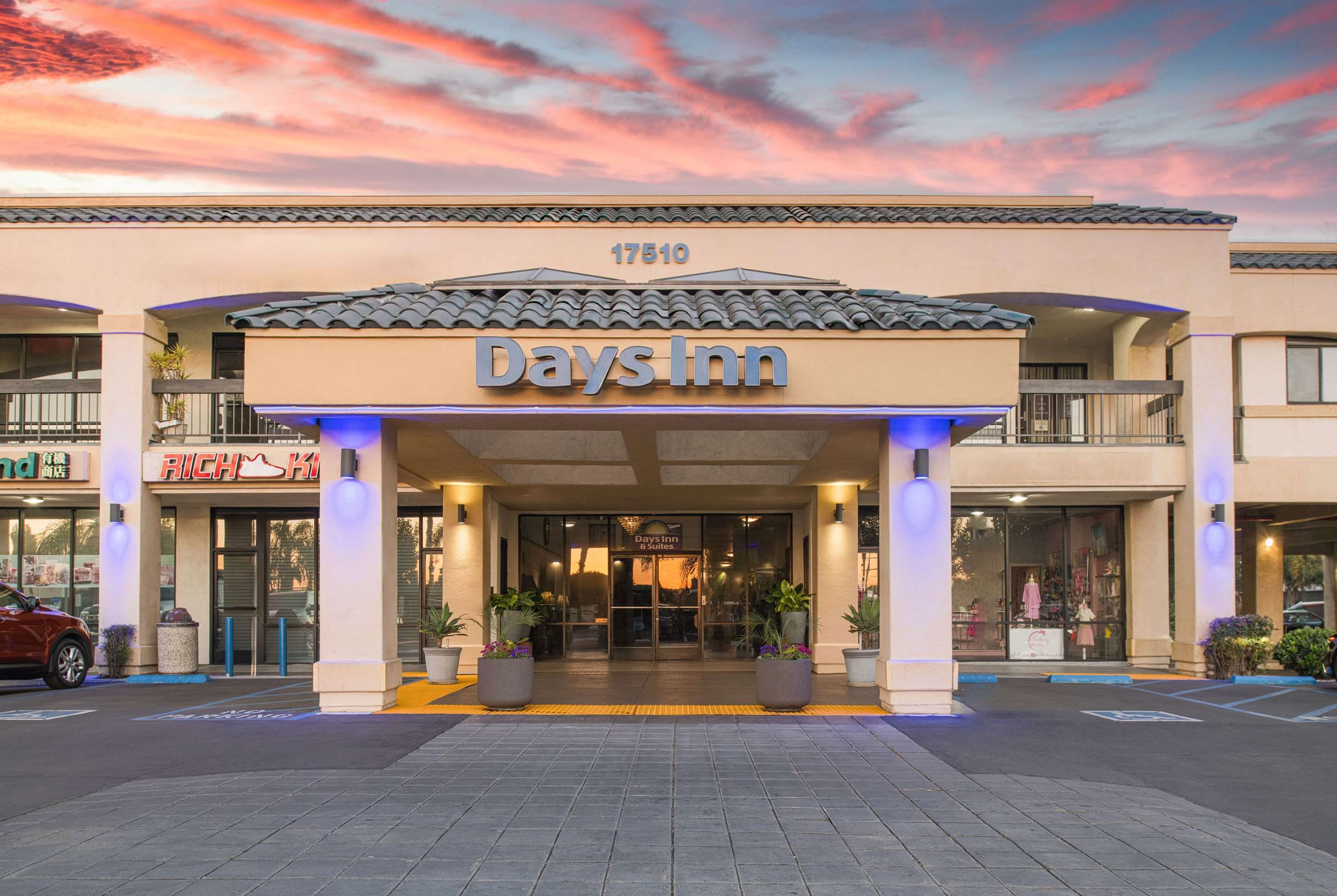 Exterior | Days Inn & Suites by Wyndham Artesia