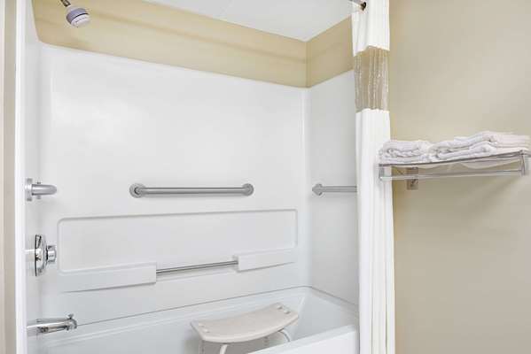  - Days Inn Haw River - I-40 & I-85, Exit 150