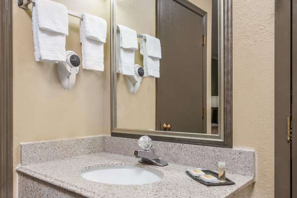  - Days Inn Perryville - I-55, Exit 129