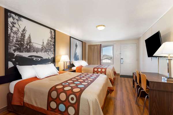  - Super 8 Motel Evanston - I-80, Exit 3