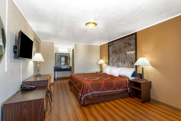  - Super 8 Motel Evanston - I-80, Exit 3