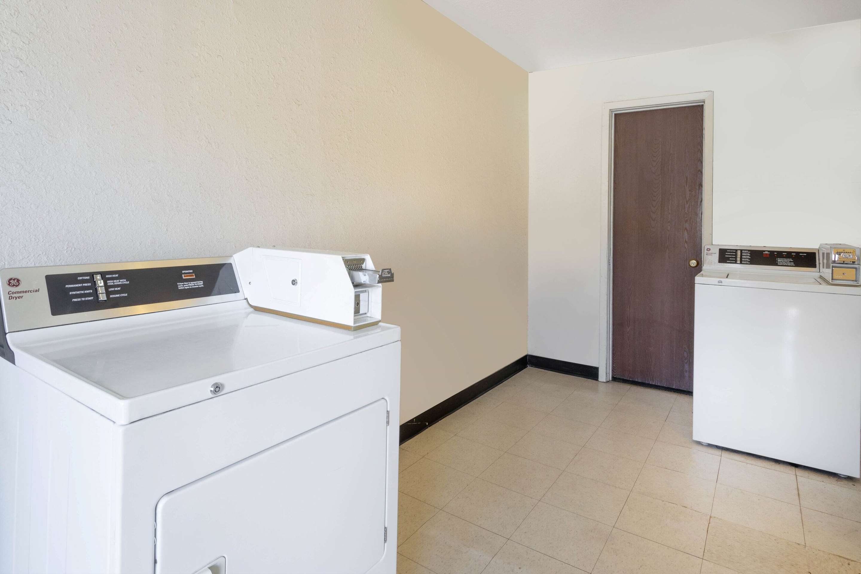 Laundry | Super 8 by Wyndham Evanston
