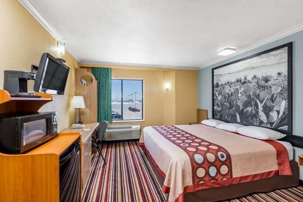  - Super 8 Hotel Midland