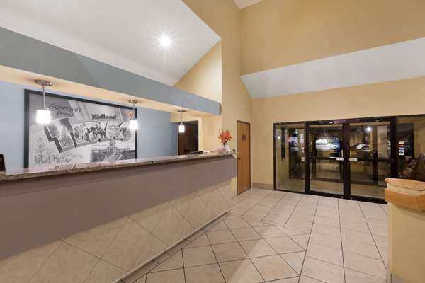  - Super 8 Hotel Midland