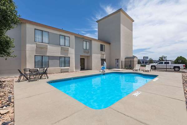 Pool - Super 8 Hotel Midland