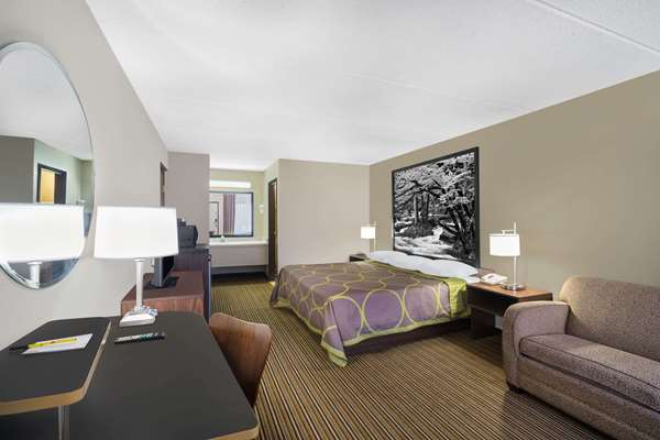 Suite - Super 8 Motel Powell - I-75, Exit 112