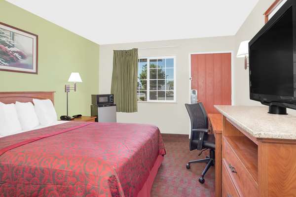  - Days Inn Turlock - CA 99, Exit 214