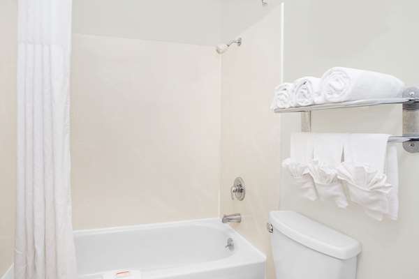  - Days Inn Turlock - CA 99, Exit 214