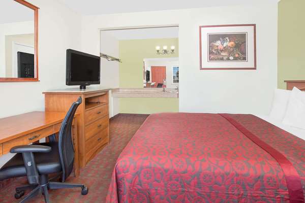  - Days Inn Turlock - CA 99, Exit 214