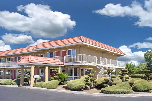 Exterior view - Days Inn Turlock - CA 99, Exit 214