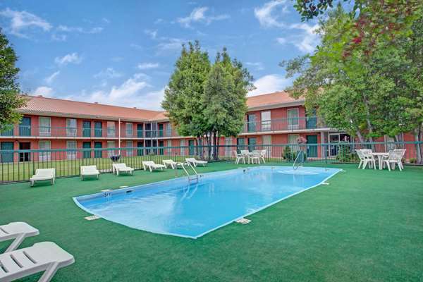 Pool - Days Inn Collierville