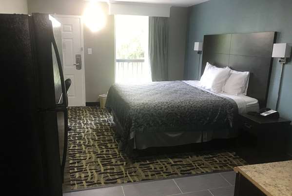  - Days Inn Collierville