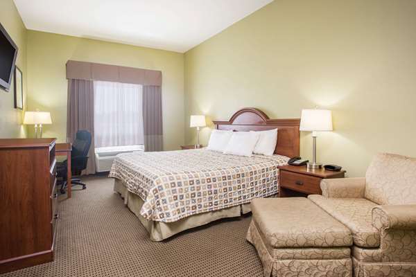  - Days Inn & Suites Swainsboro