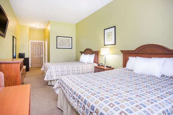  - Days Inn & Suites Swainsboro